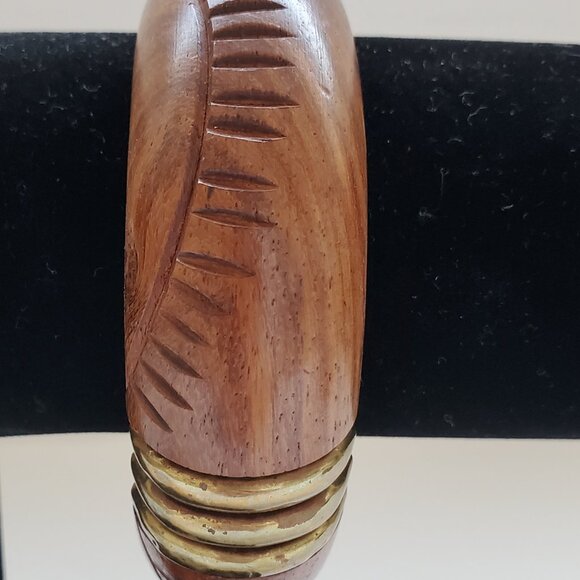 Elegant Women's Bold Bangle Bracelet Carved Solid Wood & Brass Accents Boho 8" - Picture 6 of 6